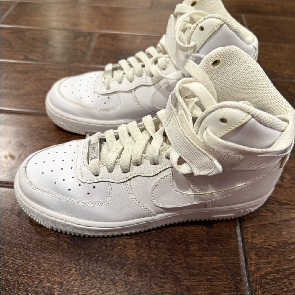 Kids High-Top Nike Air Force 1